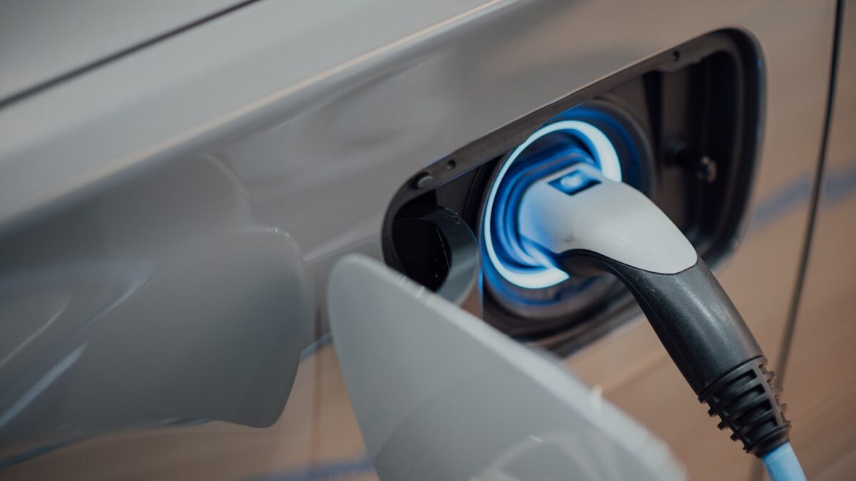 Breakthrough Solid-State EV Batteries Enter Mass Production with 1,000 km Single-Charge Range